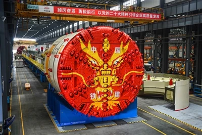 Spoločnosť China Railway Construction Heavy Industry Corporation uvádza na tr...
